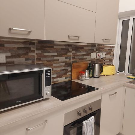 Central Apartment In Swieqi Is-Swieqi Экстерьер фото