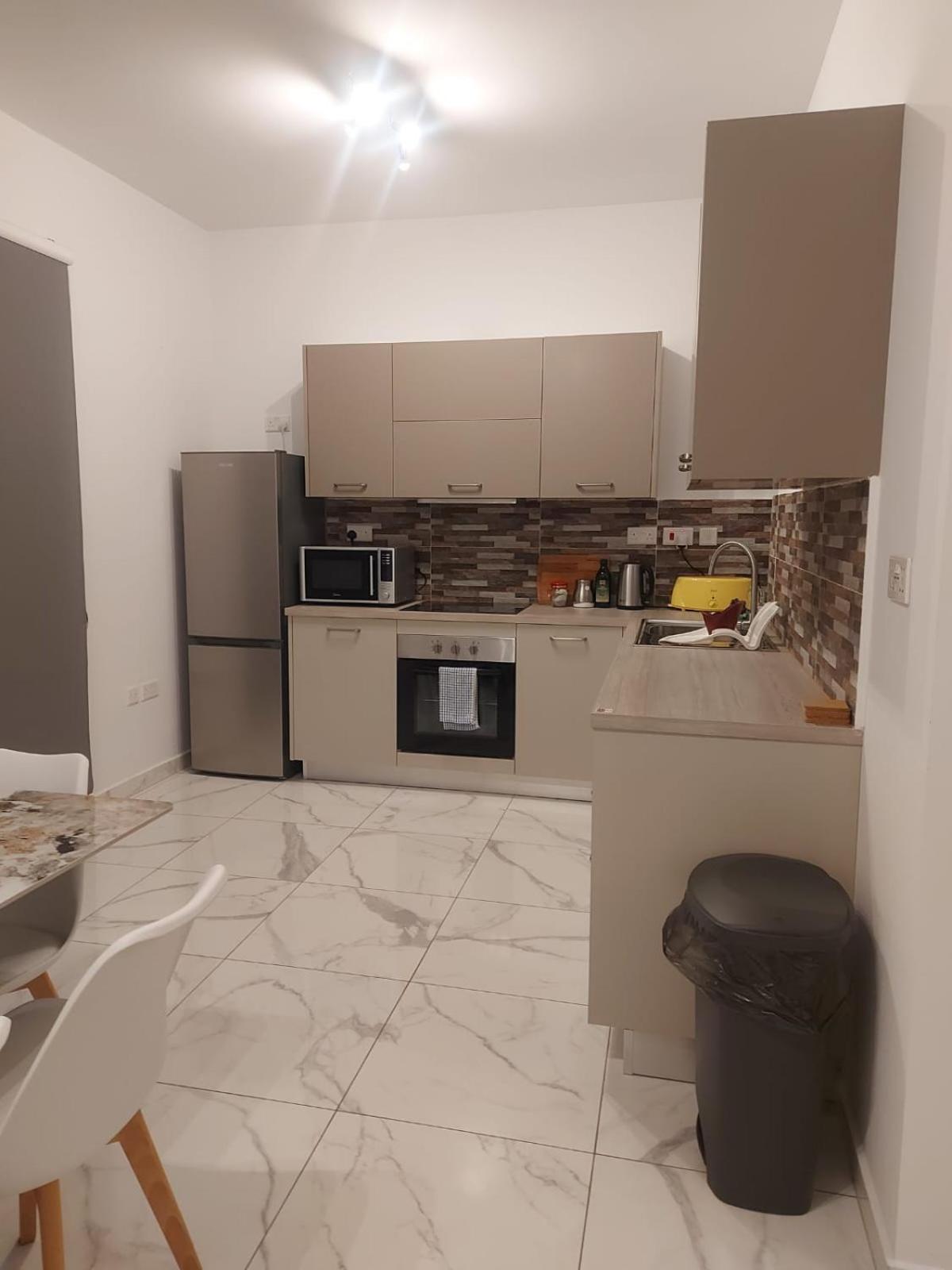 Central Apartment In Swieqi Is-Swieqi Экстерьер фото