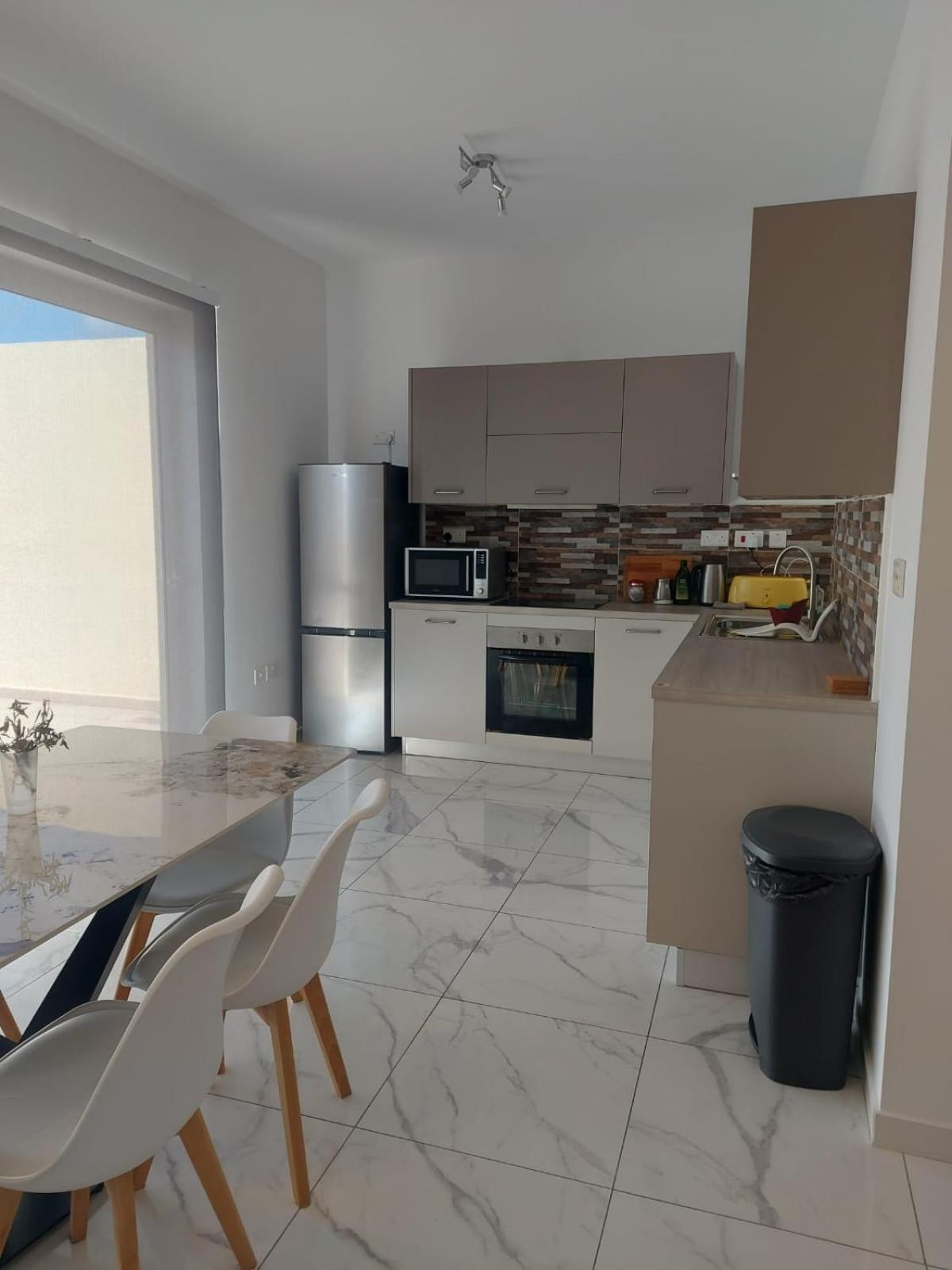 Central Apartment In Swieqi Is-Swieqi Экстерьер фото
